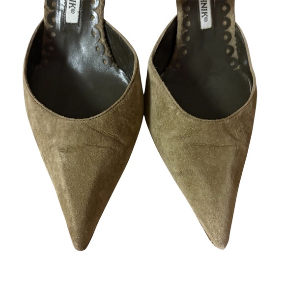 Manolo Blahnik Women's Greige Leather Pointed Toe Ankle Strap Heels 36 Sz 6 - Picture 6 of 9